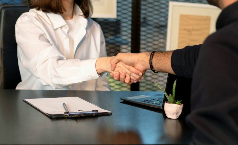 如何跟老闆談加薪？掌握加薪談判技巧、時機及禁忌